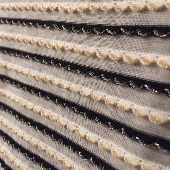 Cap-sleeved Dress - Picture 2 of 2