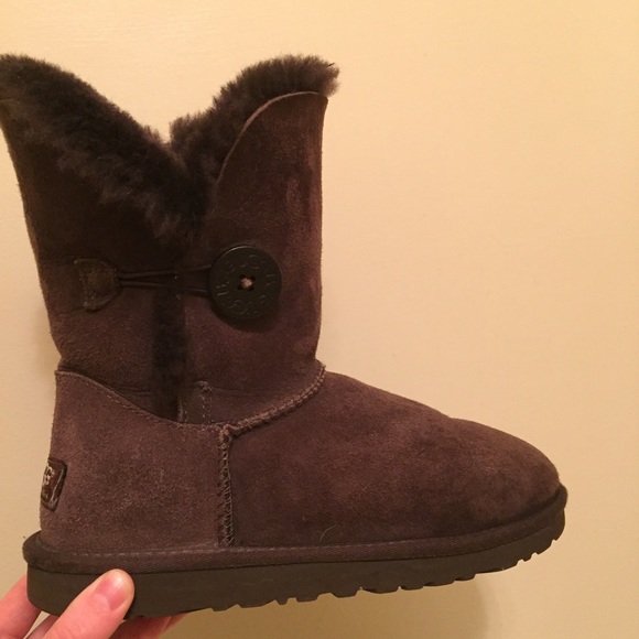 Brown Bailey Button Uggs!