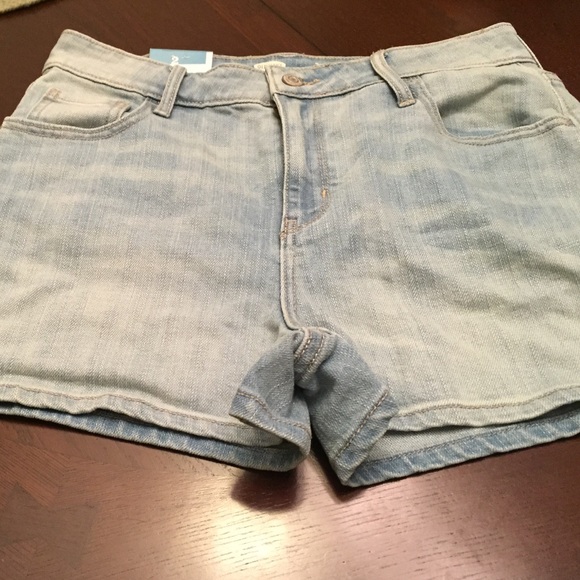 NWT jean shorts - Picture 3 of 4
