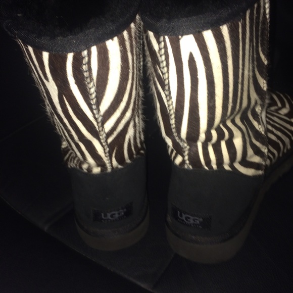 ZEBRA UGGS! - Picture 3 of 4