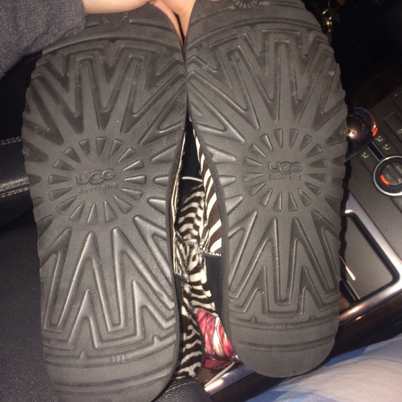 ZEBRA UGGS! - Picture 4 of 4