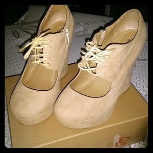 nude wedges