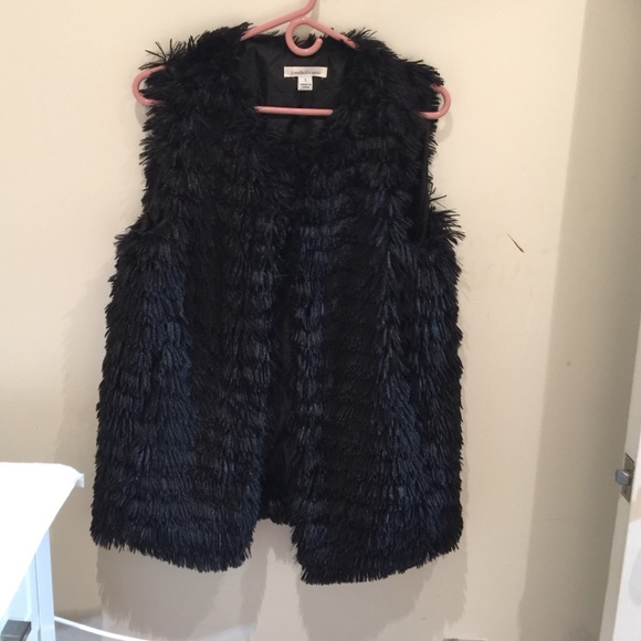 Black Faux Fur jacket-vest - Picture 2 of 2