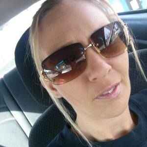 Meet your Posher, Carrie