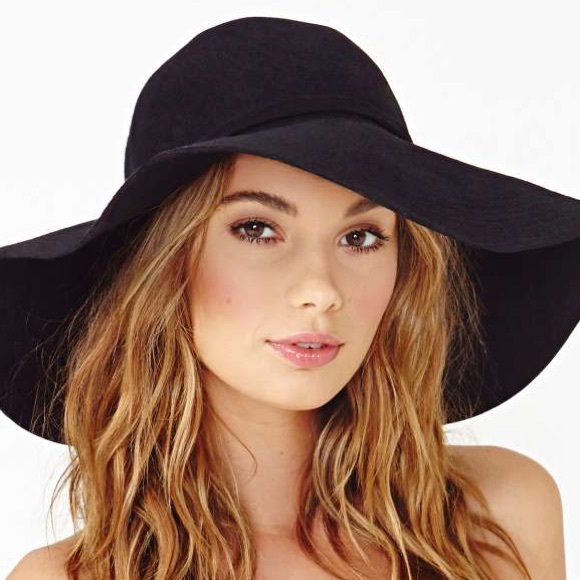 Floppy hat - Picture 1 of 2