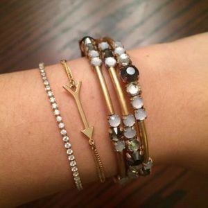 Stella & Dot Gold Arrow Bracelet