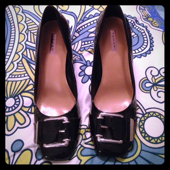 Tahari heels 7.5 - Picture 1 of 3