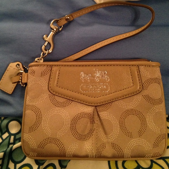 Coach Wristlet🚫🚫SOLD🚫🚫