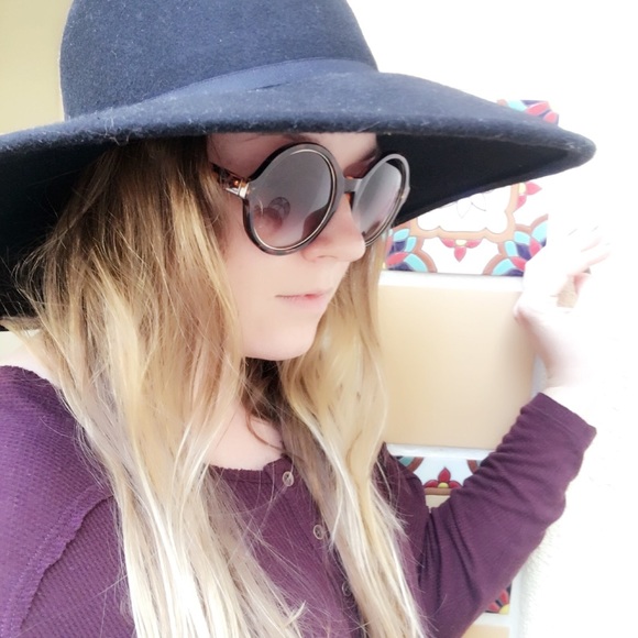 Forever 21 Accessories - 🎉Host Pick!!! 🎉Black Wool-Feel Wide Brim Hat