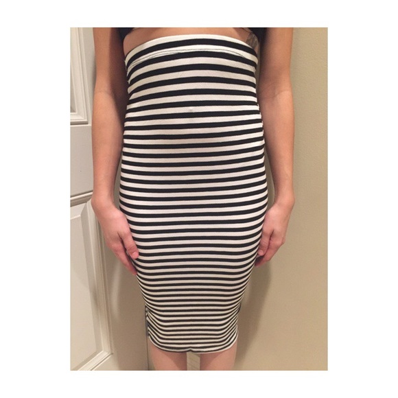 Long stripped skirt - Picture 1 of 3
