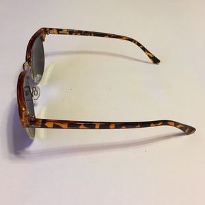 J. Crew Accessories - J.Crew vintage style sunglasses J. Crew Accessories - J.Crew vintage style sunglasses