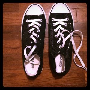 Sparkly black converse!