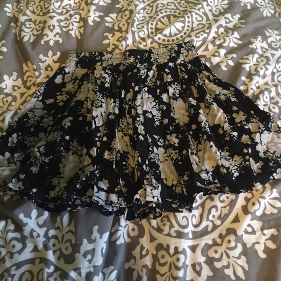 Brandy Melville floral skirt