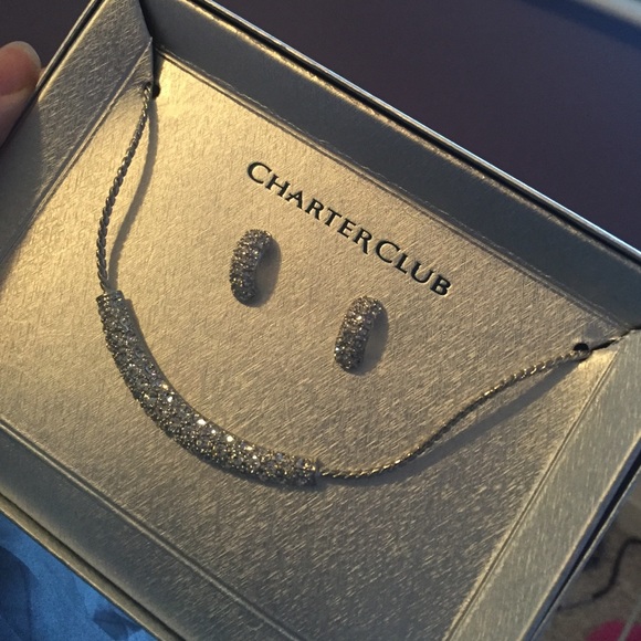 Necklace and earring set