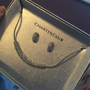 Necklace and earring set