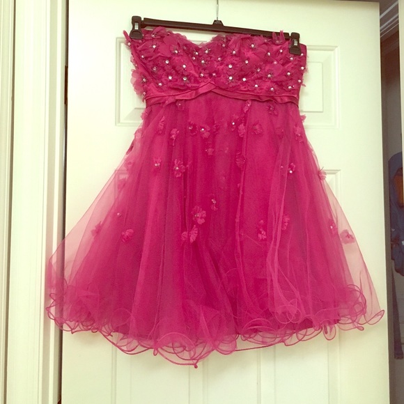 HOMECOMING DRESS worn one time to homecoming! 🎀👑