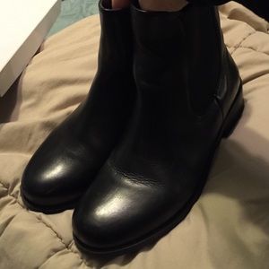 Me too black boots! Sz 9