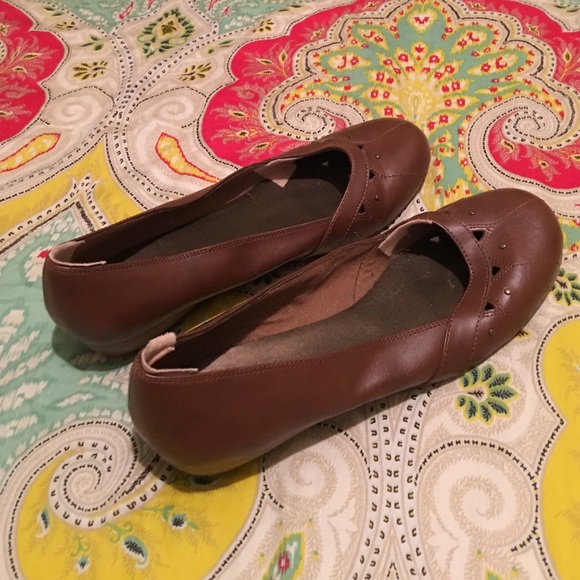 Brown wedge shoes