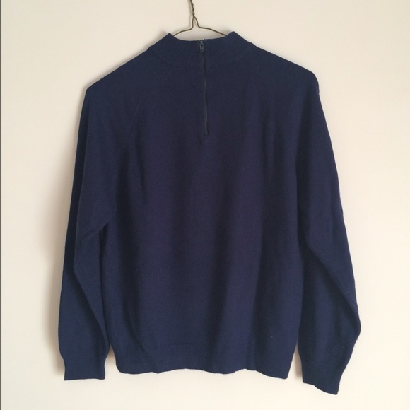 🌟Sold🌟Vintage Mock-neck Sweater 📘 - Picture 2 of 4