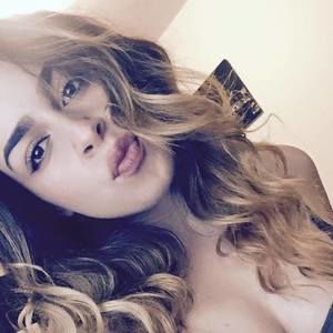 Meet your Posher, Vanessa