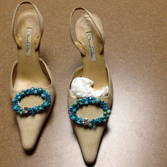 Oscar de la Renta Shoes - Cream suede sling backs💥💥sale 1 HR