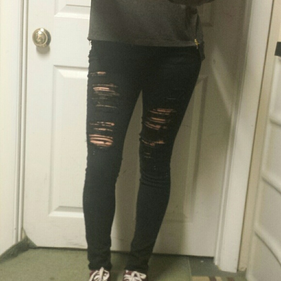 BLACK JEANS with rips on both thighs! ?