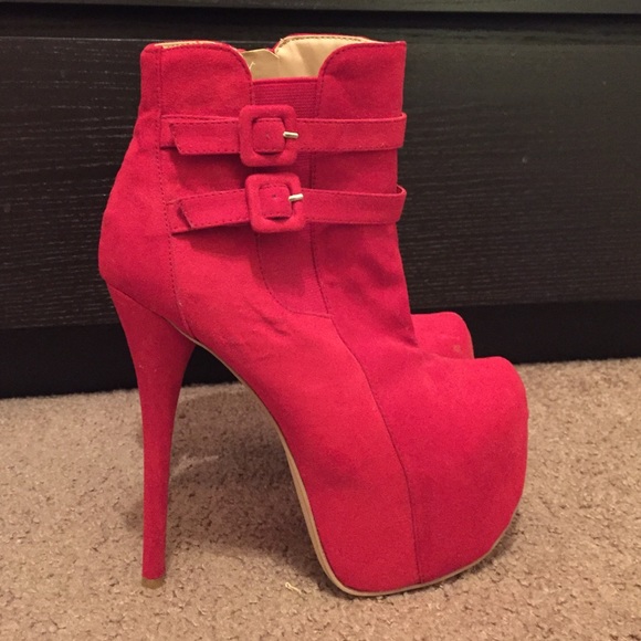 Shoedazzle Heeled Ankle Bootie