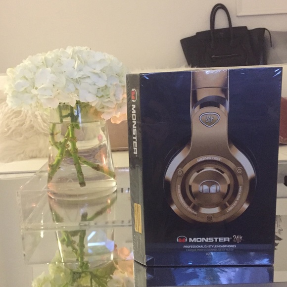 Monster Accessories - Monster 24k headphones