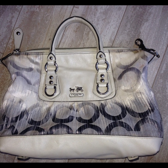 Coach Handbags - ⚡️SALE Coach Signature Op Art Ikat Sabrina Satchel