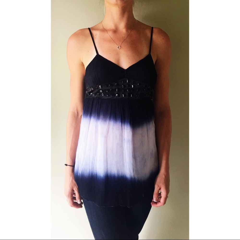 Beautiful ombré blue summer tank! 💙🌊