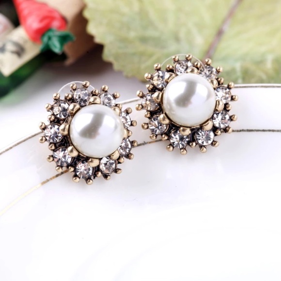 Crystal Pearl Stud Earrings - Picture 2 of 4