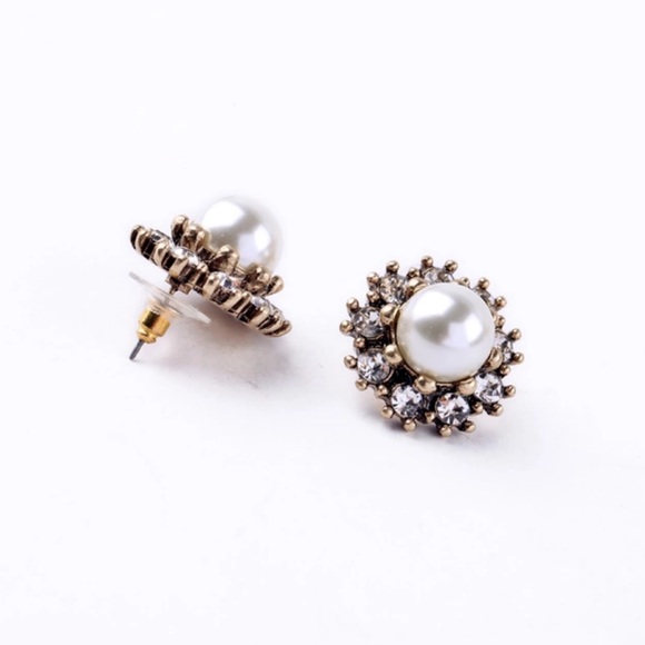 Crystal Pearl Stud Earrings - Picture 3 of 4