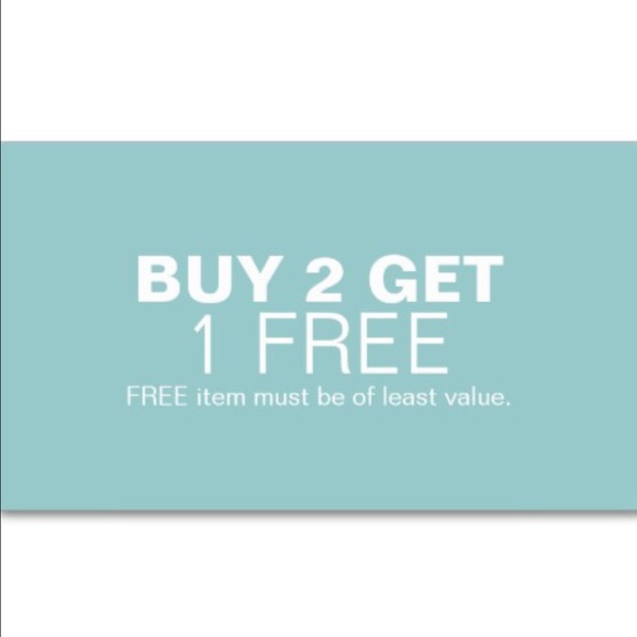 Crystal Pearl Stud Earrings - Picture 4 of 4