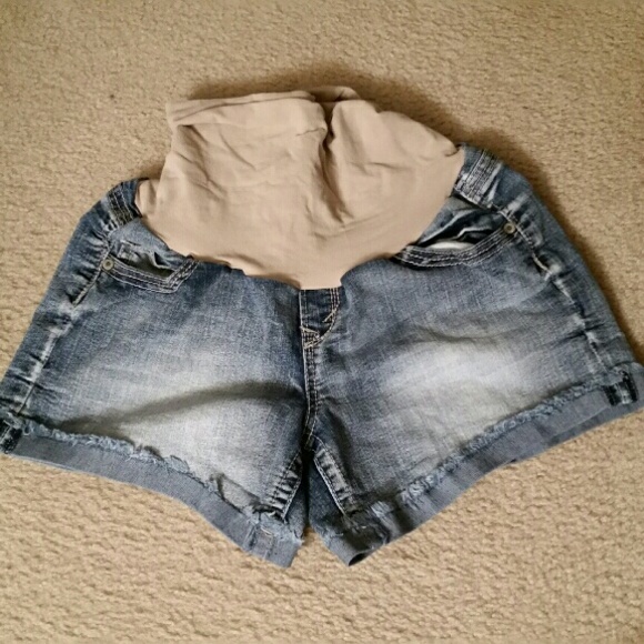 Maternity shorts