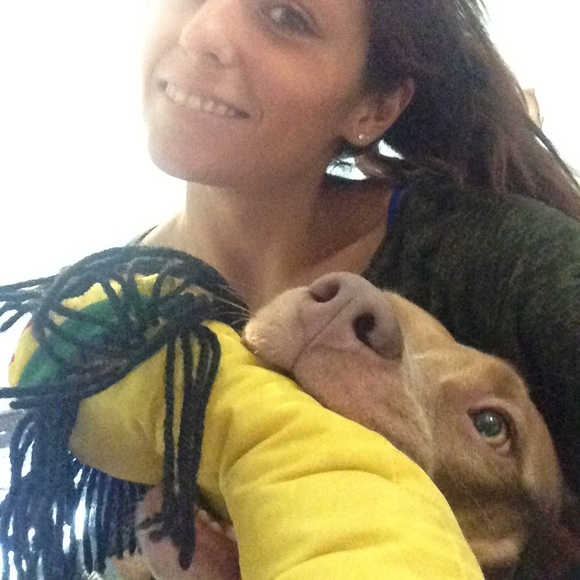 Meet your Posher, Stephanie - Picture 2 of 4