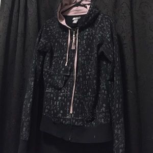 Split  zip up sweater