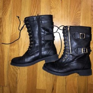 Combat boots
