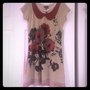 NWT Yumi Sweater Dress Size 4 Red/Beige Floral
