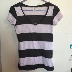 Grey/wht striped v neck