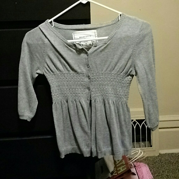 Half sleeved sweater