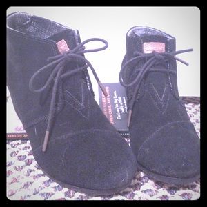 Black Toms wedges. (Tie up)