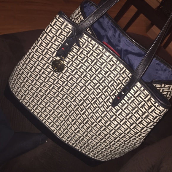 Tommy Hilfiger Tote - Picture 1 of 4