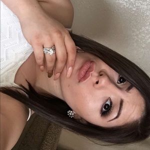 Meet your Posher, Alexandra