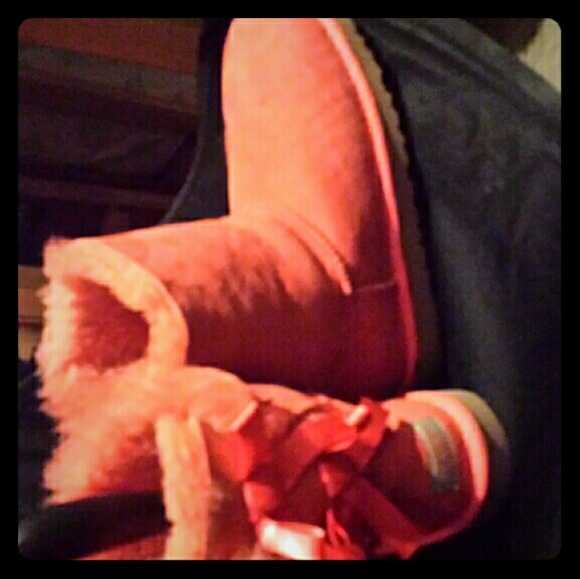 UGG Shoes - New uggs!!!