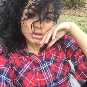 Meet your Posher, Chloe