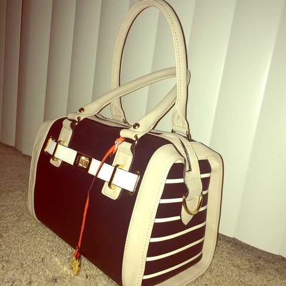 Call it spring cross body purse - Picture 1 of 4