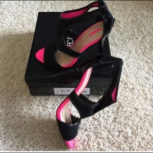 BCBG Sandal Heel