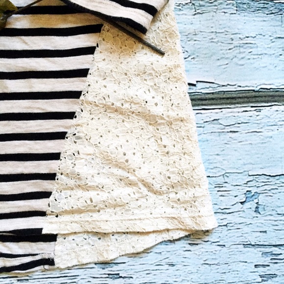 💕Striped lacy hi-lo top | LARGE - Picture 2 of 3