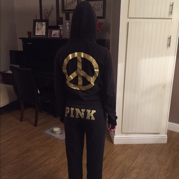 Pink sweatsuit - Picture 4 of 4