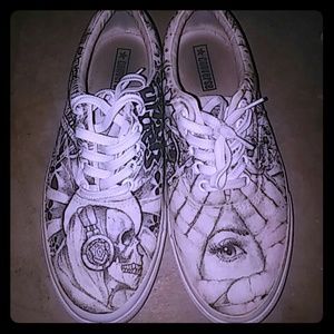 Custom low top converse